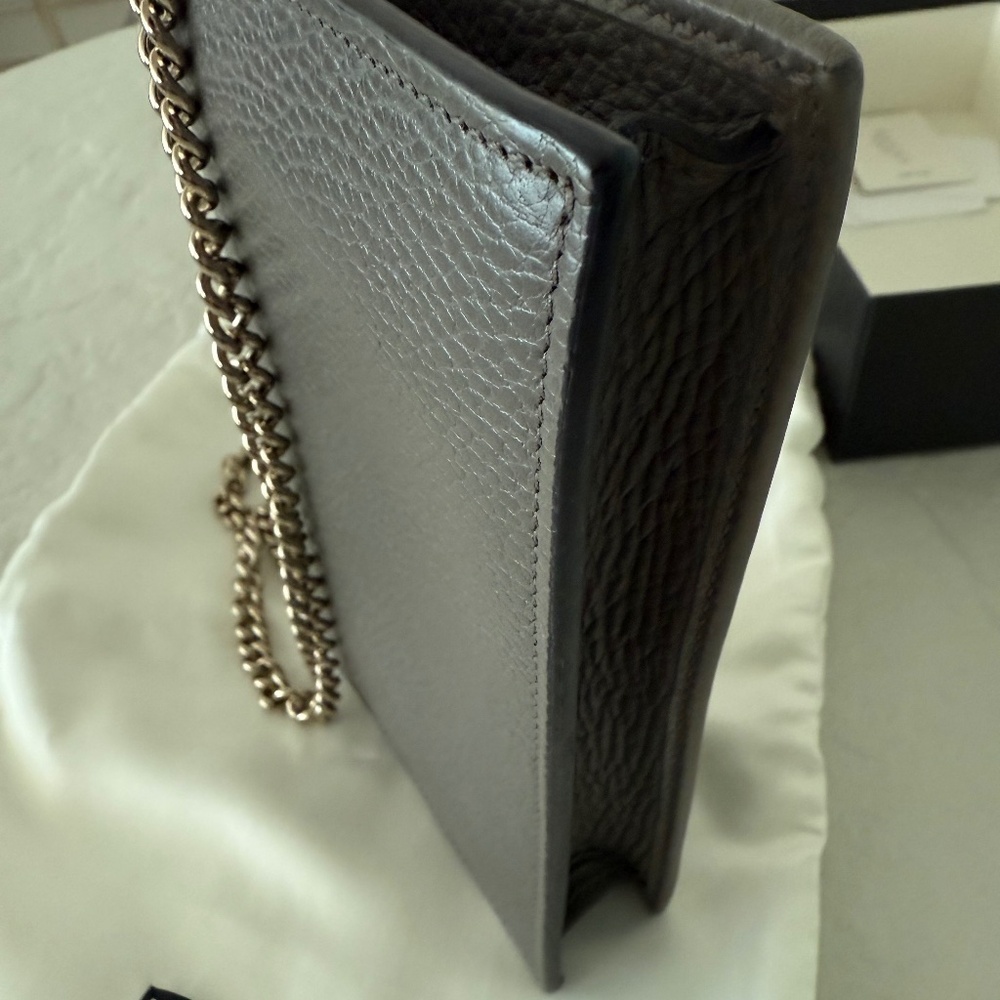 Authentic GUCCI Interlocking GG Calfskin Leather Chain Crossbody wallet inside - Picture 12 of 16